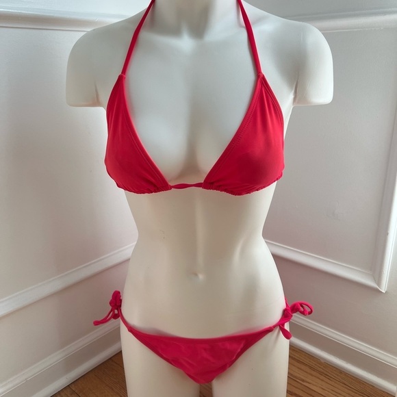 Old Navy Women's Hot Pink String Bikini Set Size Medium Barbiecorw - Picture 1 of 4